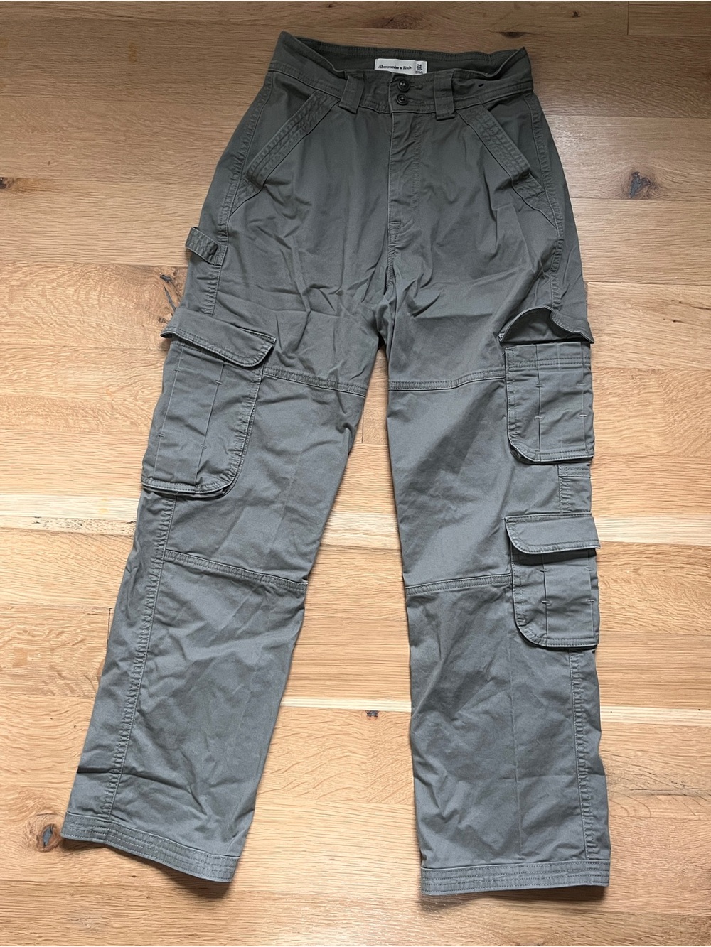 Abercrombie & Fitch women’s khaki cargo pants size 24s